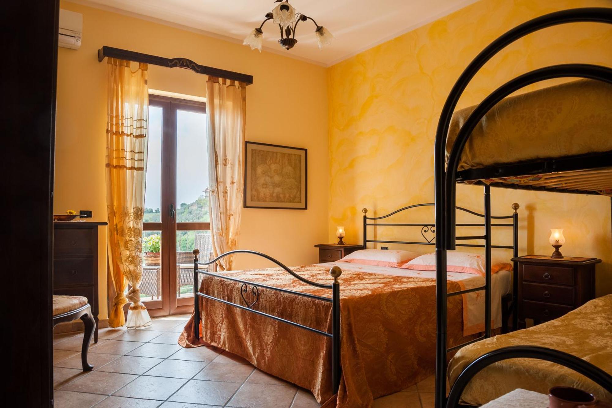 Villa Bernadette San Mauro Cilento Rum bild
